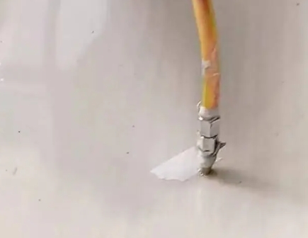 巴彦淖尔市瓷砖空鼓维修公司专业解答在瓷砖铺贴过程中，如果使用的砂料过粗（如全部使用了粗砂），可能会导致以下问题